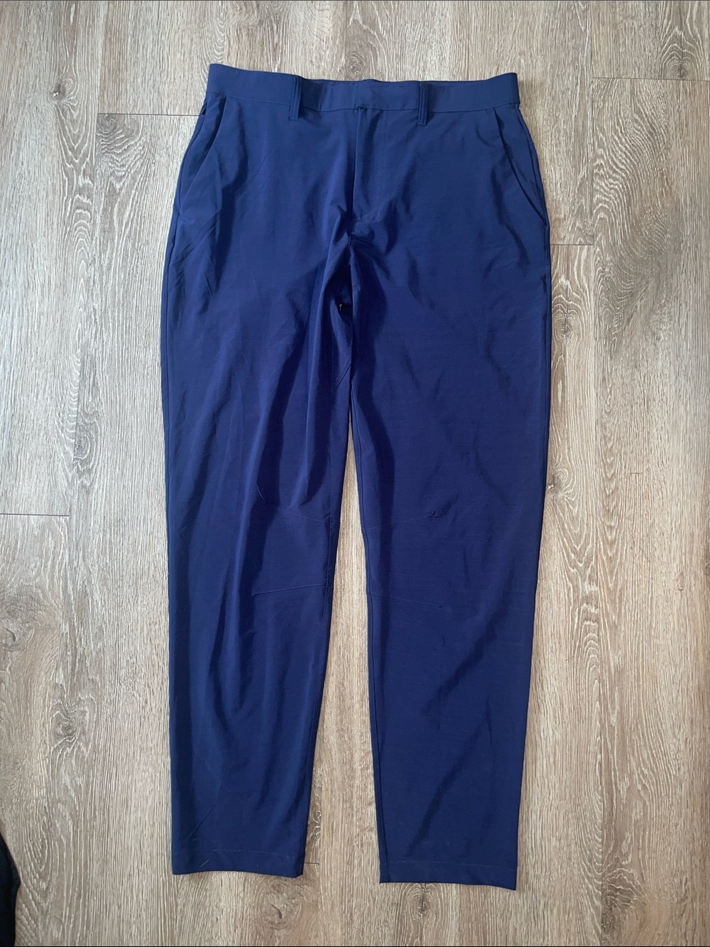 New Fabletics The Only Pant navy blue stretch large water and wrinkle resistant - Picture 5 of 7